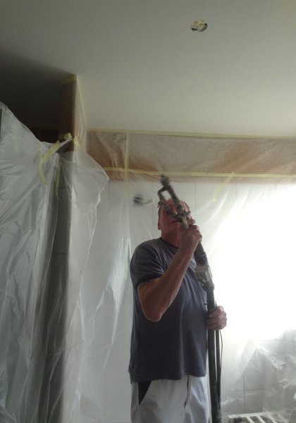 Erkelens-Sanitair-Montage-verbouwingen-plafond-spuiten